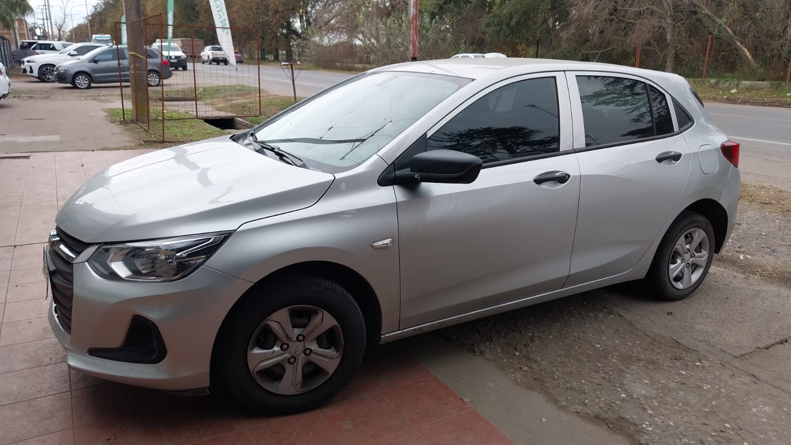 CHEVROLET - ONIX LT  - MANUAL  - 2020